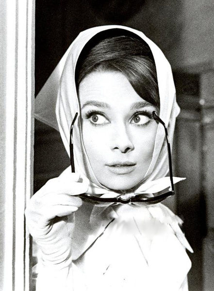 -ձ (Audrey Hepburn)