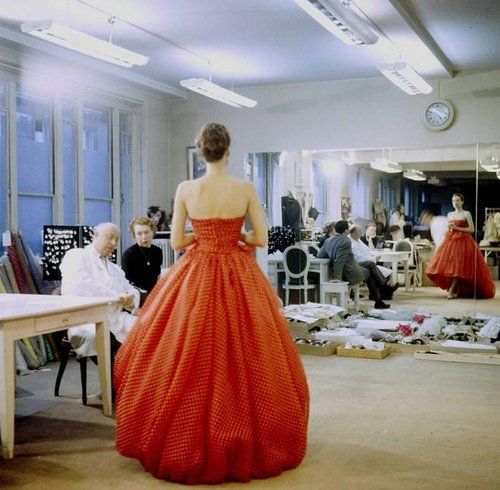 Christian Dior(1957)ģڹװ