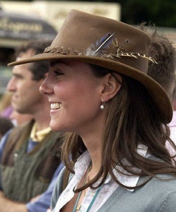 皇室传统高贵范儿 凯特王妃帽子秀|凯特王妃|公