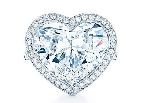 Tiffany &Co. 铂金镶嵌 11 克拉心形美钻戒指 ＄2,000,000
